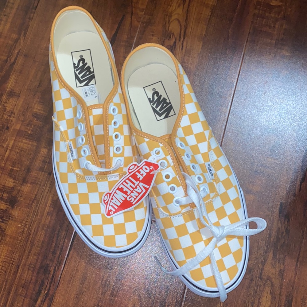 Authentic Checkerboard -Golden Nugget and White
